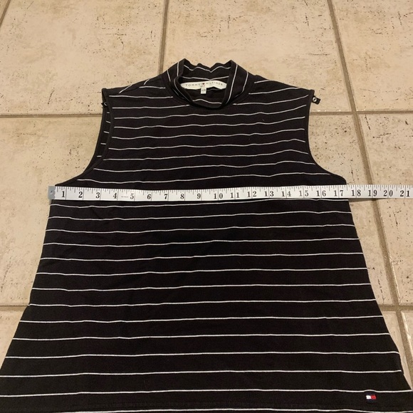 Tommy Hilfiger Golf Sleeveless Black and White Striped Size Large - Picture 3 of 5